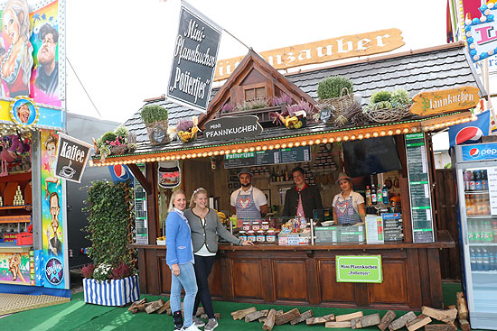 Poffertjes Mini-Pfannkuchen auf dem Oktoberfest (Vanessa Kratzsch) (©Foto. Martin Schmitz)